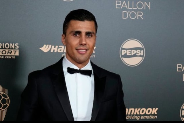 官方：受大雾影响，巴萨前往客场的航班将延迟一个小时起飞（官方通报：大雾导致巴萨客场航班起飞延迟1小时）