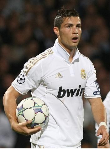 世体：巴塞罗那市长将来诺坎普看比赛，预留主席台第一排位置（世体：巴塞罗那市长将赴诺坎普观赛，主席包厢首排座已预留）