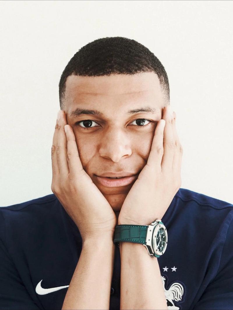 再换一个角度看看浩克的任意球！（换个视角再看浩克的任意球！）