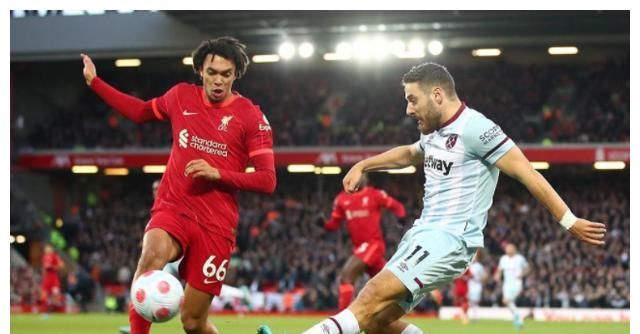 追光丨“第十二人”的热爱，让三十一年的坚守更有意义（追光丨“第十二人”用热爱点亮三十一年的坚守）