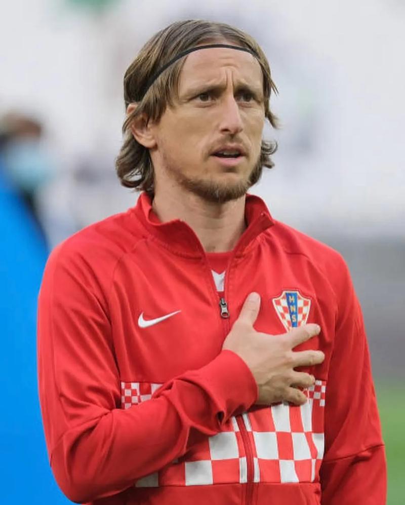 球队把比赛当训练赛打（球队把正式比赛当作练兵场）