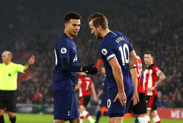 泰山功勋外援罗麦多重回省体，他曾在99年帮助球队夺得双冠王（99年助泰山双冠的功勋外援罗麦多重返省体）