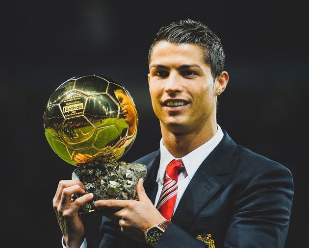 阿斯跟队：德容今天已回归训练，阿劳霍预计将缺战马竞（阿斯随队报道：德容今日复训，阿劳霍或缺席对阵马竞）