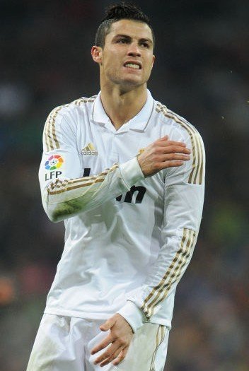 足球欧洲俱乐部频繁爆冷，球迷：本赛季太刺激（欧洲足坛冷门迭出，球迷直呼本季过瘾）